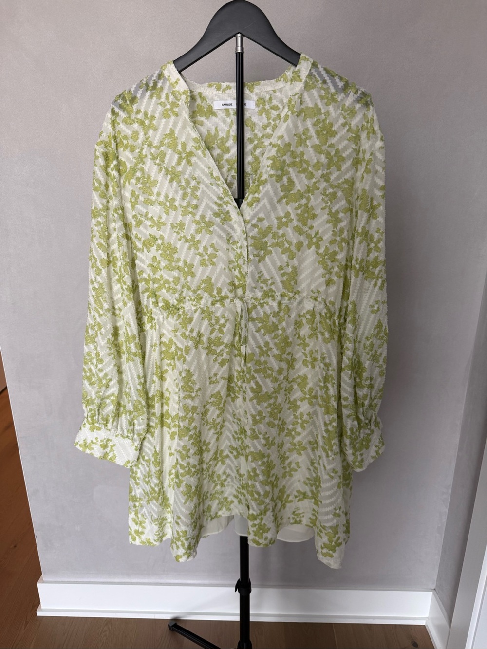 SAMSOE Green Floral V-Neck Tunic Blouse